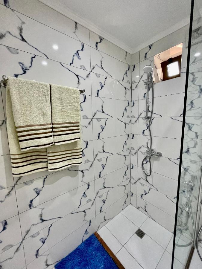 Guga Host House